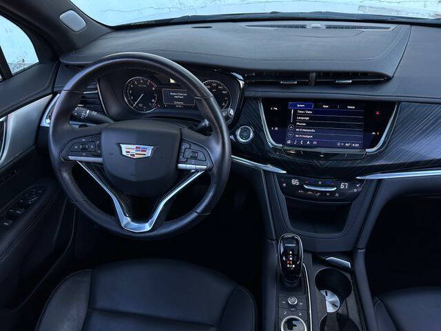 2025 Cadillac XT6 Premium Luxury