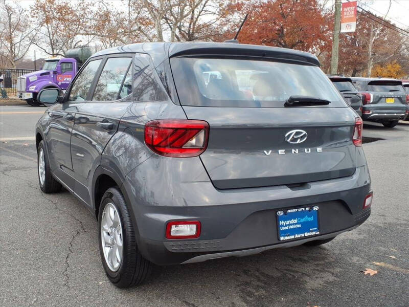 2024 Hyundai Venue SE