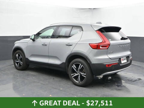 2025 Volvo XC40 B5 Core Bright Theme