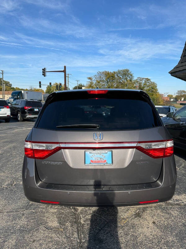 2012 Honda Odyssey Touring photo 4