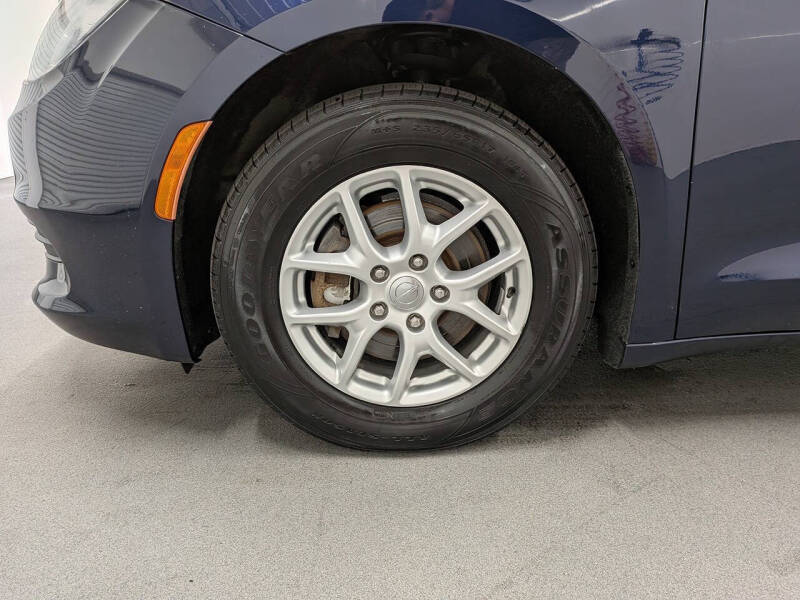 2020 Chrysler Voyager LX