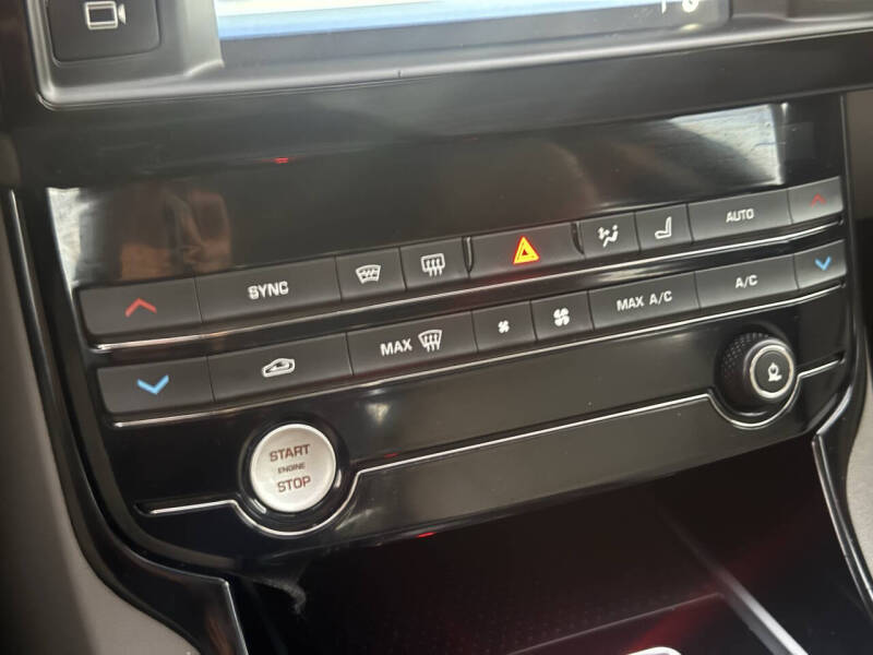 2017 Jaguar XE 25t Premium