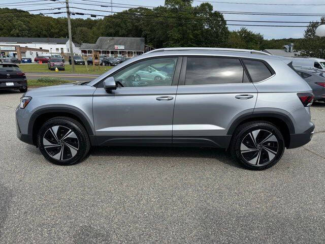 2025 Volkswagen Taos SE 4Motion