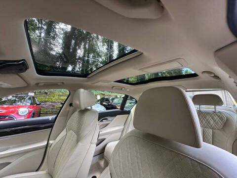 2017 BMW 7 Series 740i