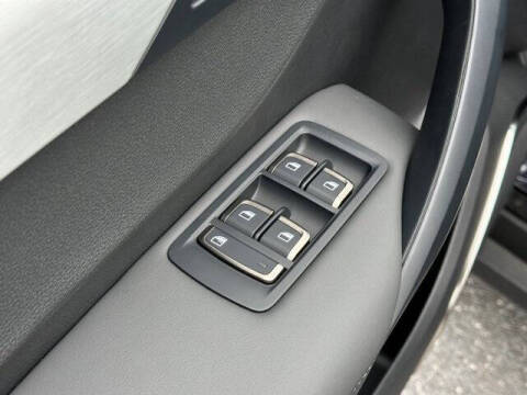 2025 VinFast VF8 Plus