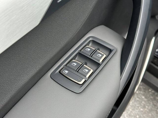 2025 VinFast VF8 Plus