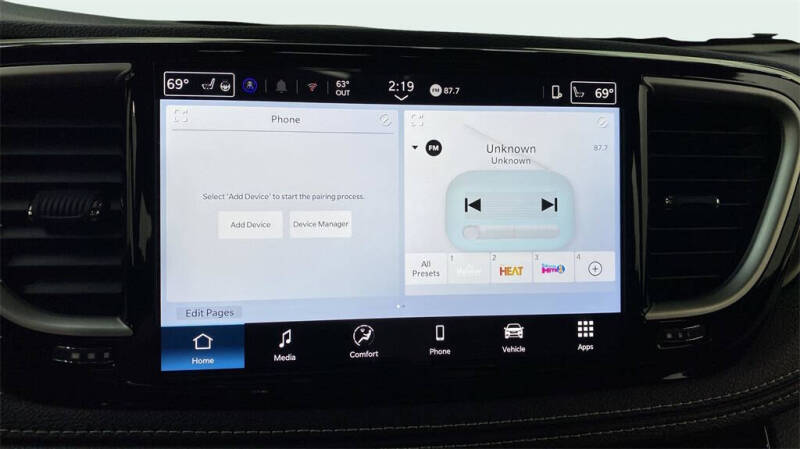 2025 Chrysler Pacifica Select