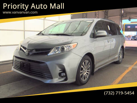 2018 Toyota Sienna XLE 8-Passenger