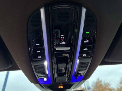 2023 Porsche Cayenne Platinum Edition