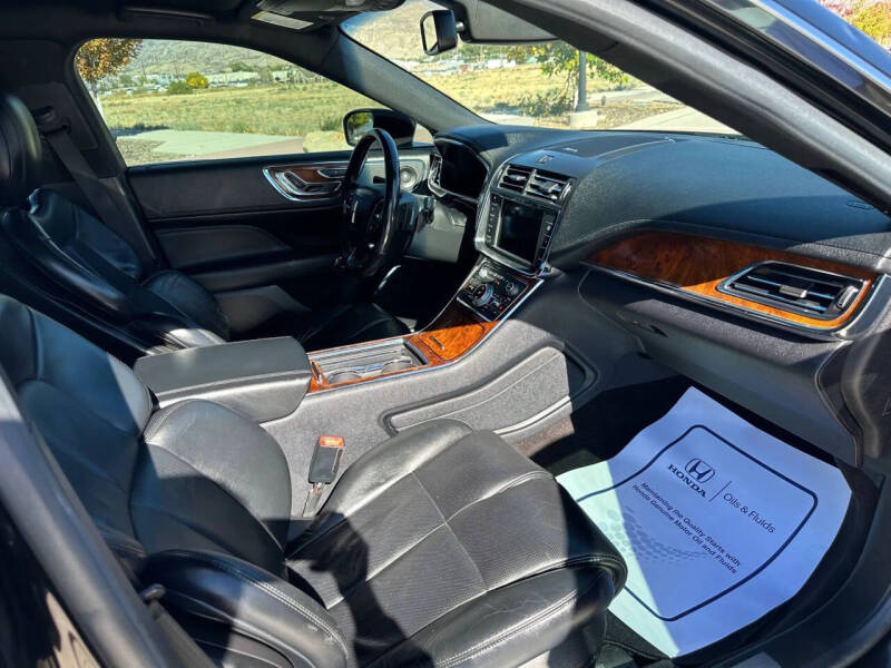 2017 Lincoln Continental Select