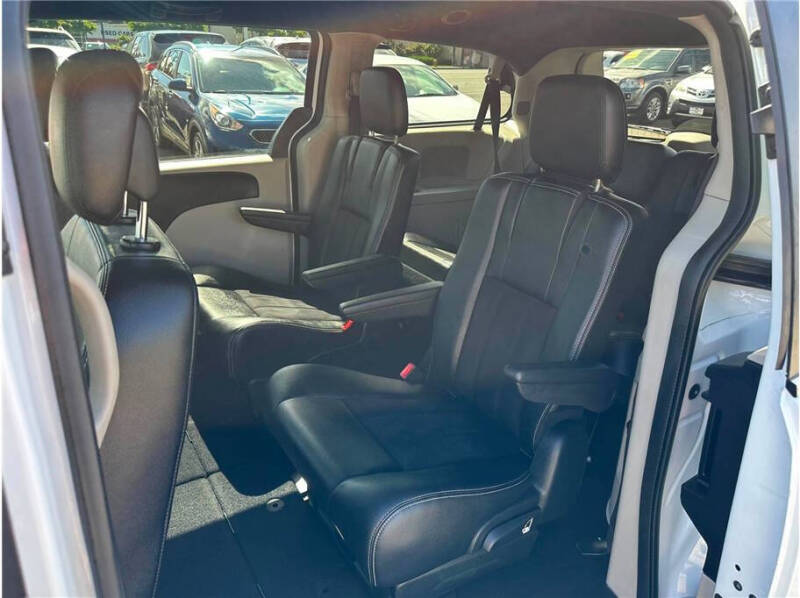 2020 Dodge Grand Caravan SXT