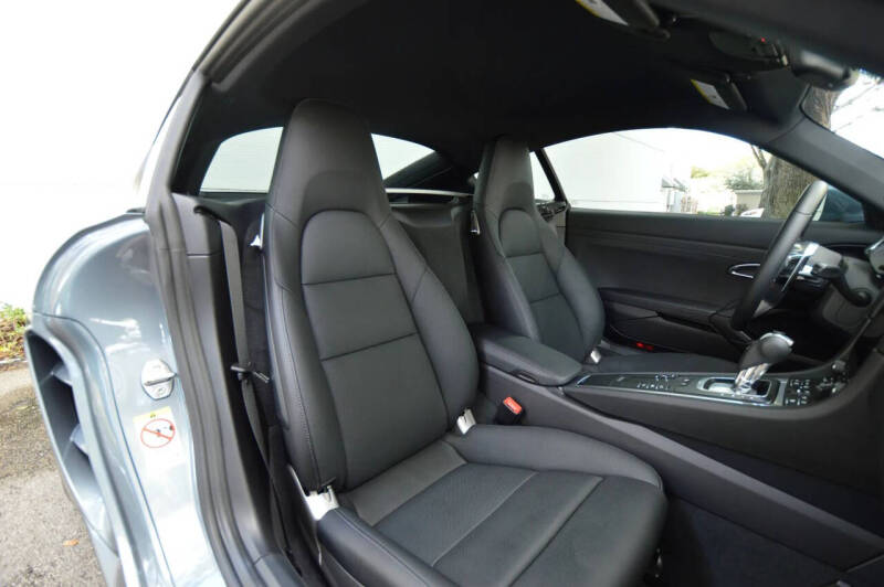 2025 Porsche 718 Cayman S