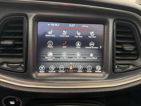 2017 Dodge Challenger SXT Plus