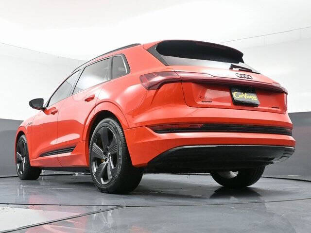 2022 Audi e-tron quattro Premium Plus