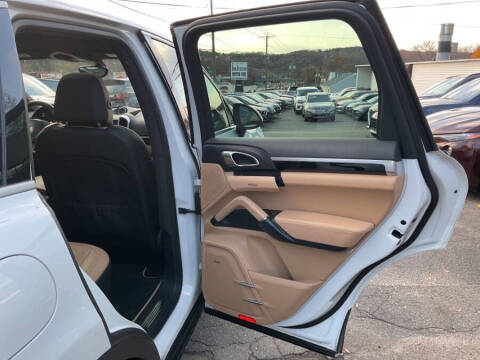 2014 Porsche Cayenne Platinum