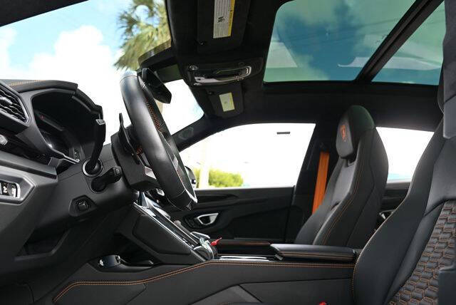 2023 Lamborghini Urus S