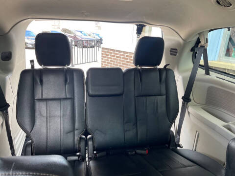 2016 Chrysler Town and Country Touring