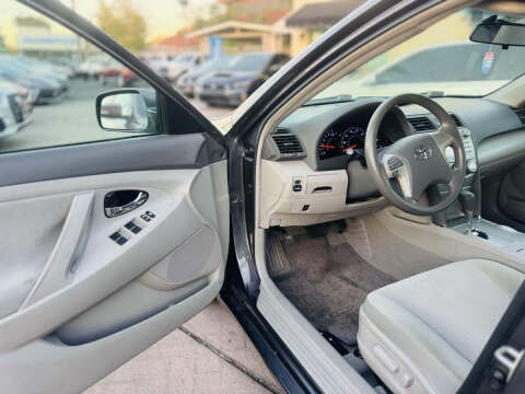 2011 Toyota Camry LE