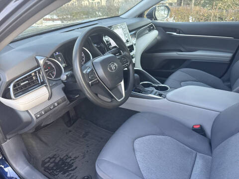 2022 Toyota Camry Hybrid LE