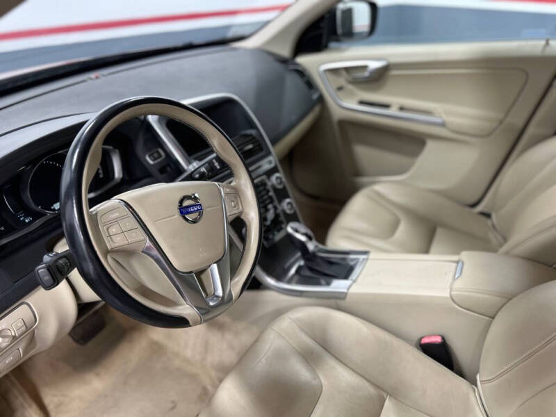 2015 Volvo XC60 T5 Drive-E Premier