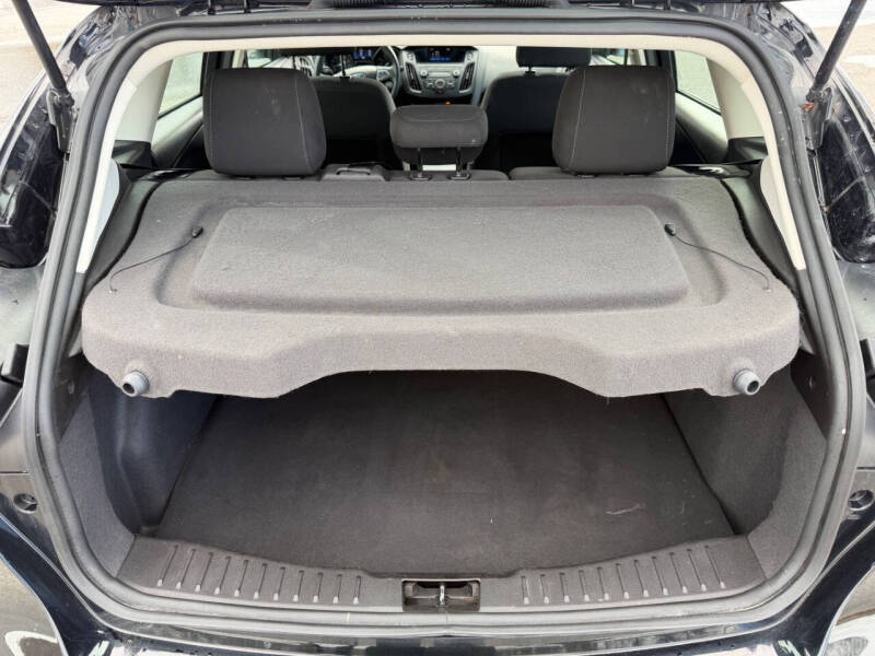 2018 Ford Focus SE - Photo 25