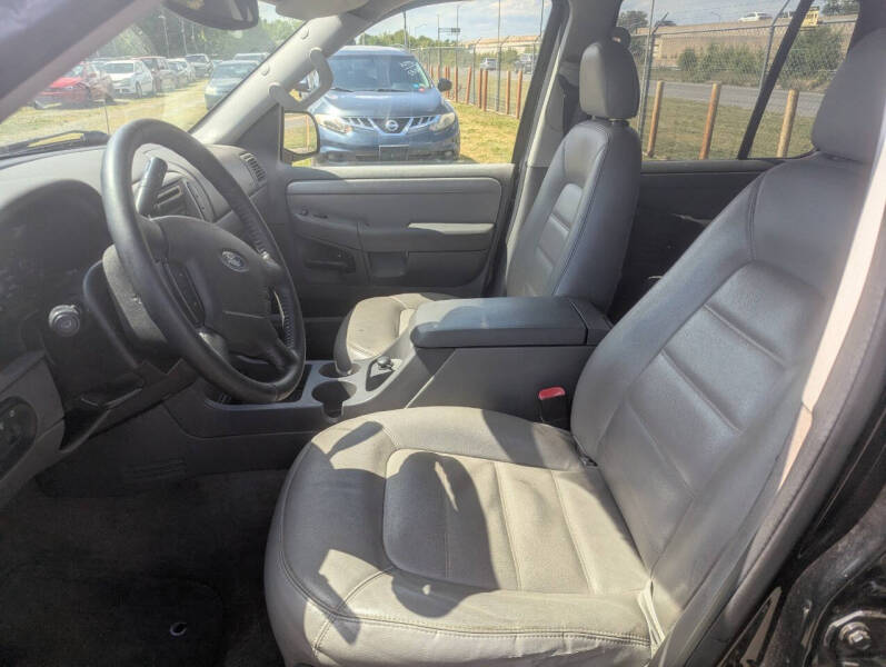 2004 Ford Explorer XLT