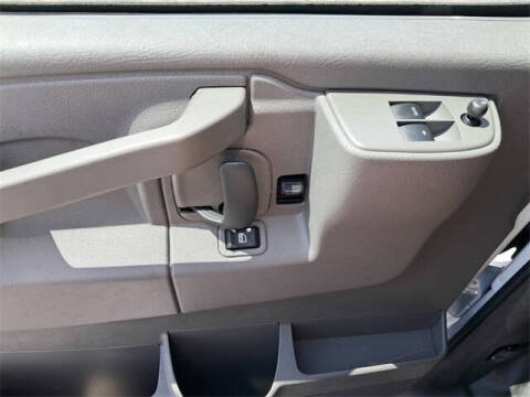 2025 Chevrolet Express 2500