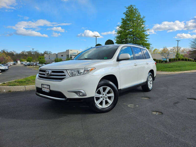 Used 2013 Toyota Highlander Plus with VIN 5TDBK3EH6DS262353 for sale in Chantilly, VA