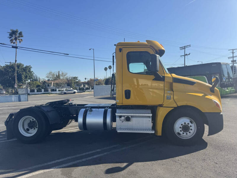 2020 Freightliner Cascadia