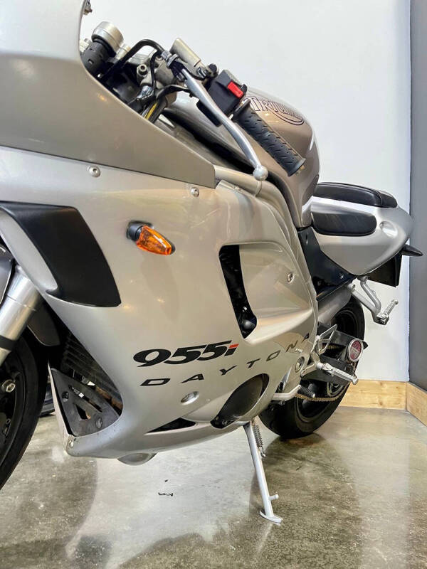 2001 Triumph Daytona 995i