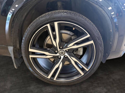 2017 Volvo XC90 T6 R-Design