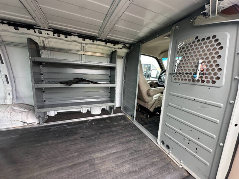 2012 Chevrolet Express Cargo Work Van - Photo 25
