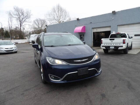 2017 Chrysler Pacifica Touring-L Plus