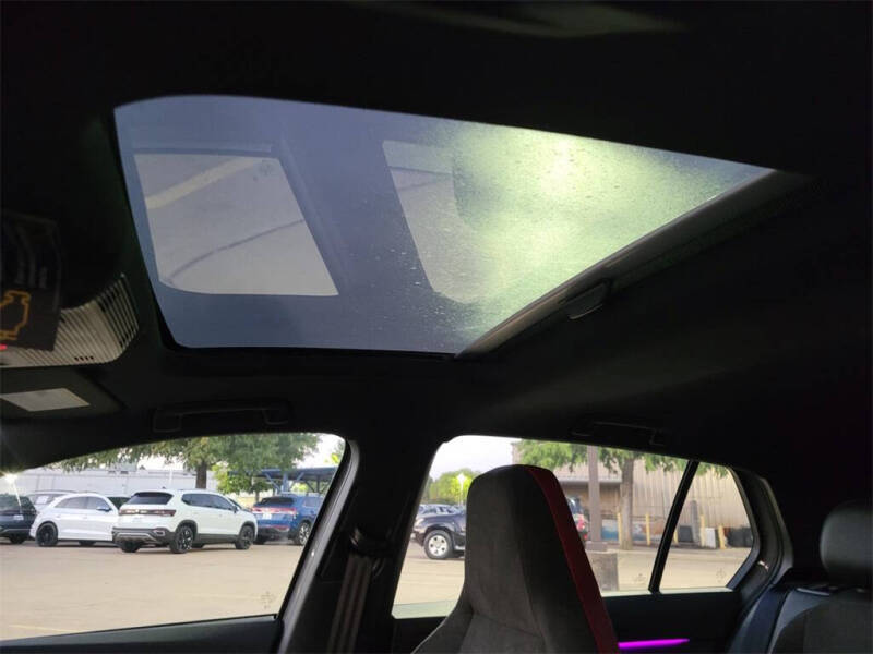 2025 Volkswagen Golf GTI SE