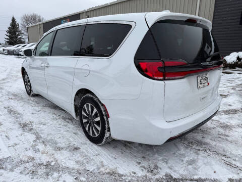 2022 Chrysler Pacifica Hybrid Touring L