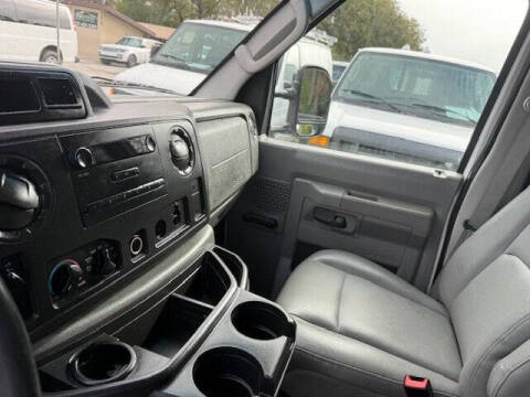 2009 Ford E-Series E-350 SD