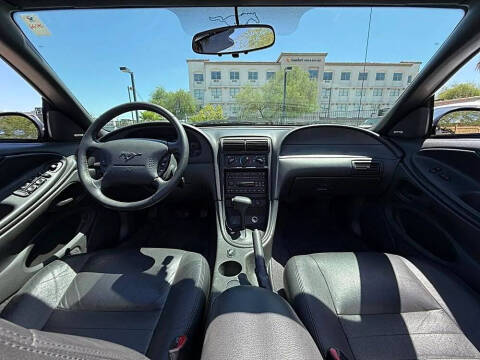 2004 Ford Mustang GT Deluxe