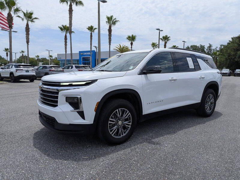 2025 Chevrolet Traverse LT