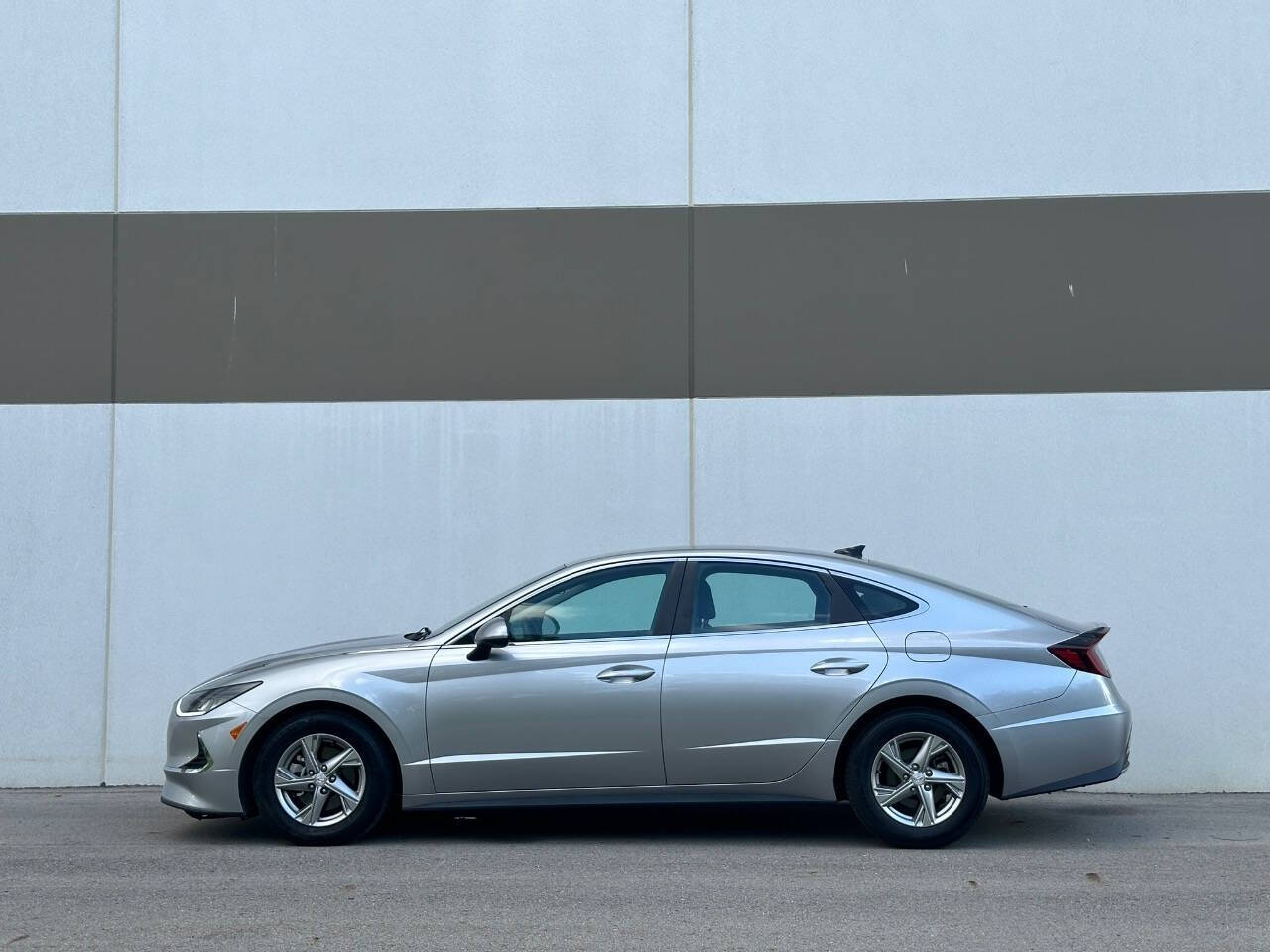 2021 Hyundai SONATA for sale at Phoenix Motor Co in Romulus, MI