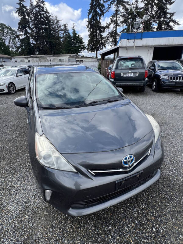 2012 Toyota Prius v Two