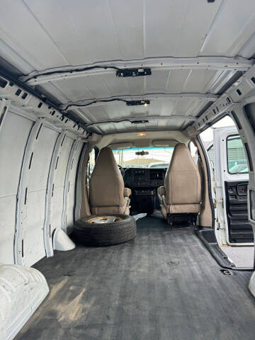 2017 GMC Savana 2500