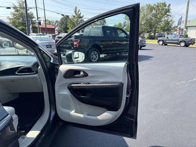 2017 Chrysler Pacifica Touring