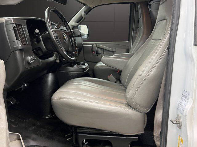 2022 Chevrolet Express 2500