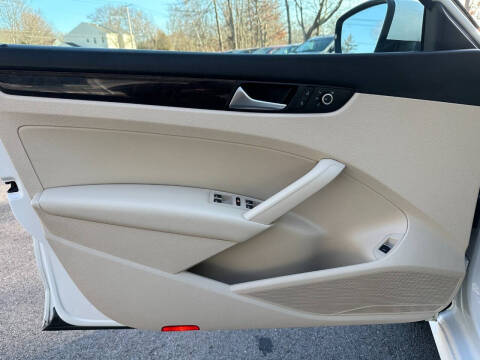 2015 Volkswagen Passat 1.8T SEL Premium