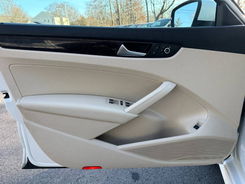 2015 Volkswagen Passat 1.8T SEL Premium