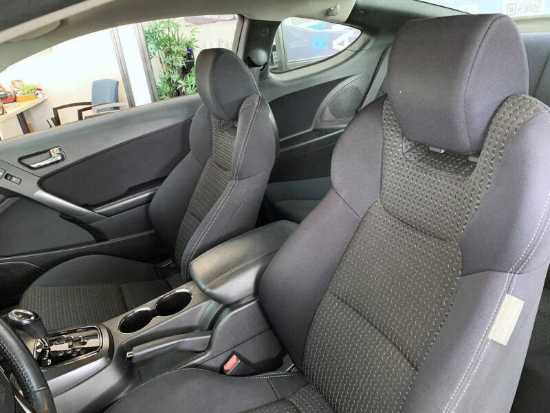 2011 Hyundai Genesis Coupe 2.0T
