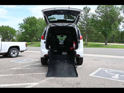 2025 Chrysler Voyager LX