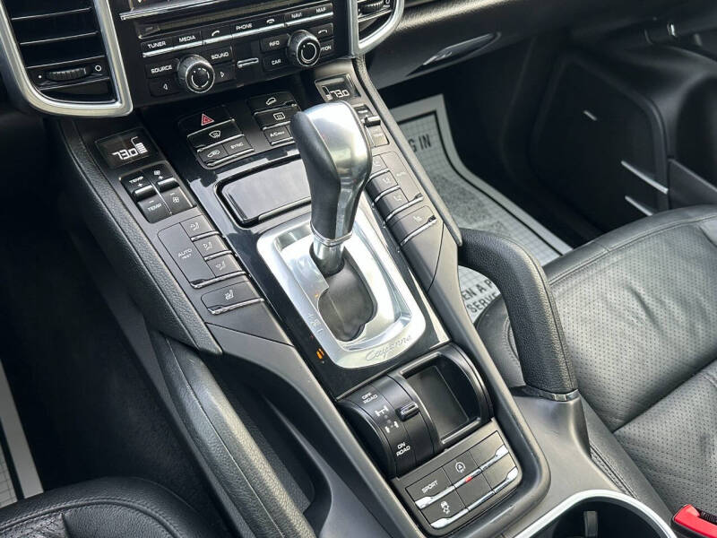 2014 Porsche Cayenne Platinum