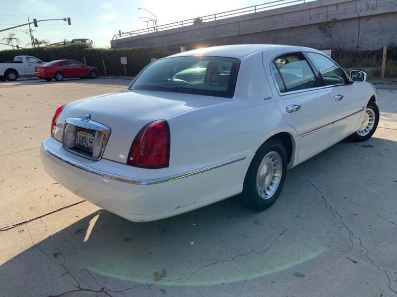 Lincoln town car 1999