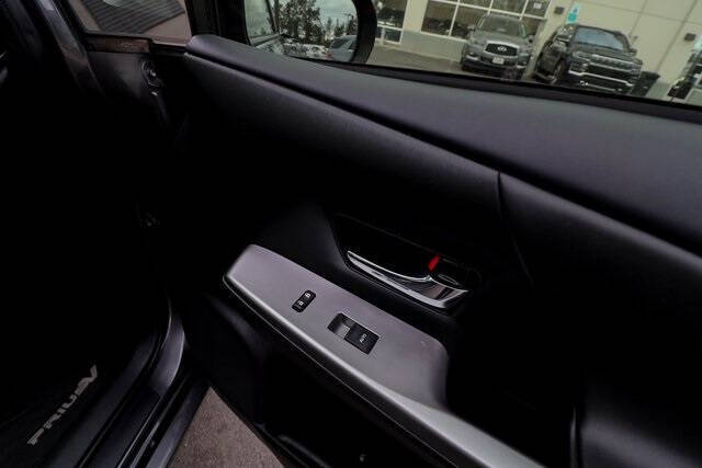 2017 Toyota Prius v Four